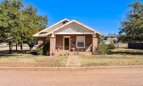 123 W 1st St, Spur, TX 79370