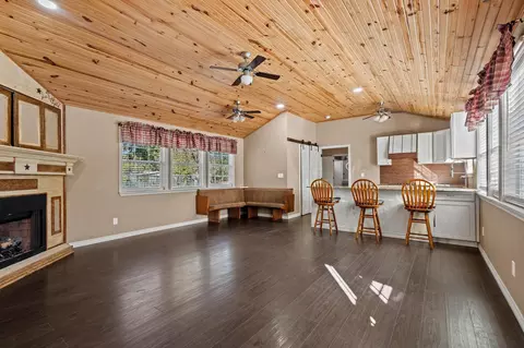 105 Reich St, Bonham, TX 75418