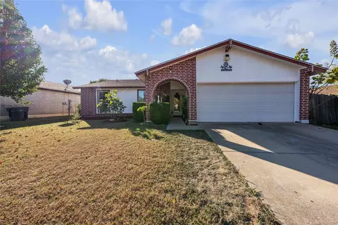 7108 Southridge Trl, Fort Worth, TX 76133