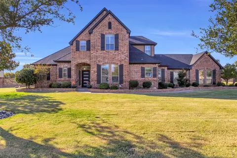 2200 Twin Creeks Ct, Pilot Point, TX 76258
