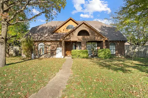 822 Aspen Ln, Desoto, TX 75115