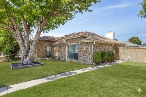 456 Little Valley Ct, Fort Worth, TX 76108