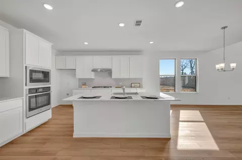 Kitchen - 2913 Classical Dr, Argyle, TX 76226 photo 2 of 3