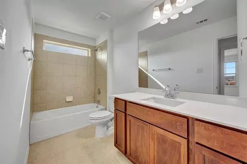Bath - 2913 Classical Dr, Argyle, TX 76226 photo 3 of 4