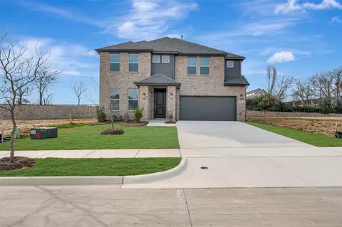 Exterior - 2913 Classical Dr, Argyle, TX 76226 photo 3 of 4