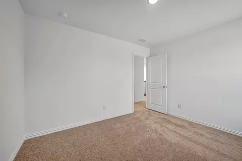 Bedroom - 2913 Classical Dr, Argyle, TX 76226 photo 8 of 10