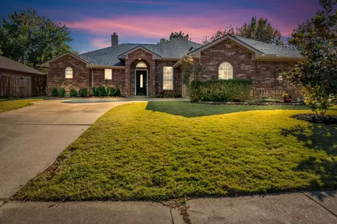 1900 Le Sage Ct, Denton, TX 76208