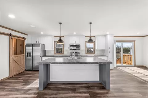 5824 Thousand Oaks Dr, Joshua, TX 76058