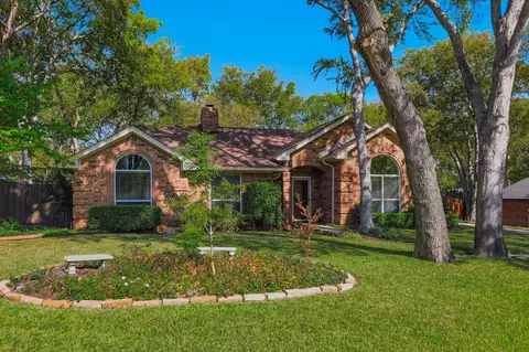 1306 Dahlia Dr, Grand Prairie, TX 75052