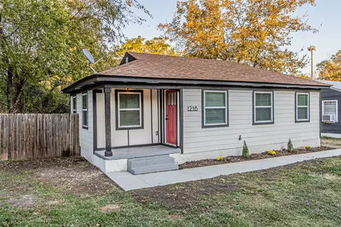 1216 Greenbrier Dr, River Oaks, TX 76114