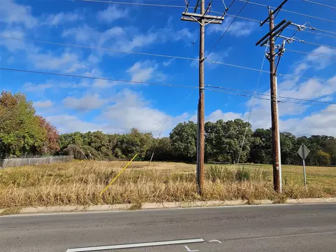 7609 John T White Rd, Fort Worth, TX 76120