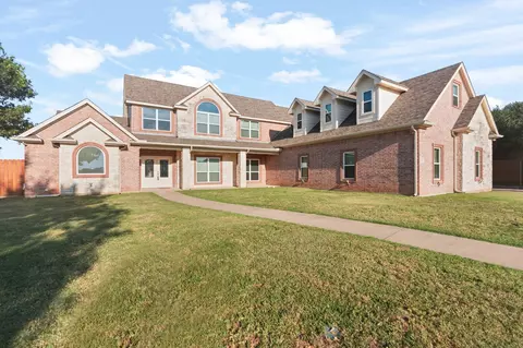 2008 Natchez Ct, Cleburne, TX 76033