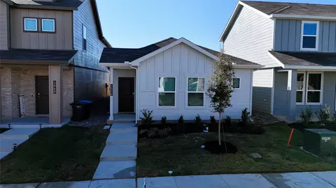 3056 Pecan Farm Ln, Fort Worth, TX 76140
