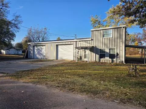 320 Utah St, Avery, TX 75554