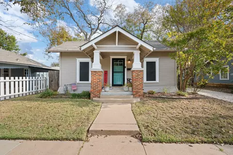 101 S Pendell Ave, Cleburne, TX 76033
