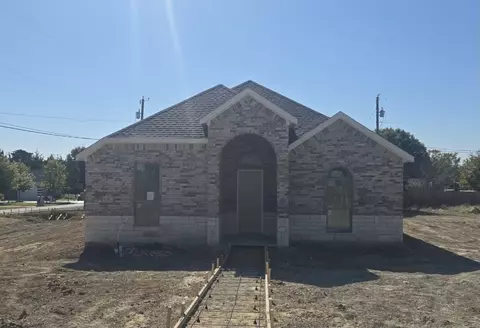 101 E Southbrook Dr, Glenn Heights, TX 75154
