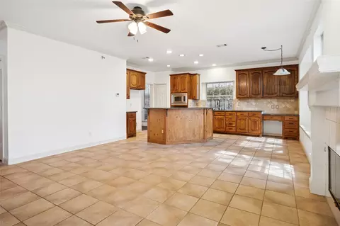 807 Peterstow Dr, Euless, TX 76039 photo 14