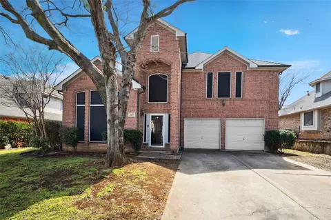 807 Peterstow Dr, Euless, TX 76039