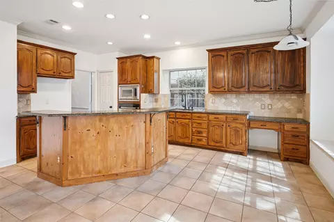 807 Peterstow Dr, Euless, TX 76039 photo 15