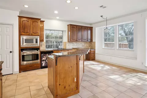 807 Peterstow Dr, Euless, TX 76039 photo 18