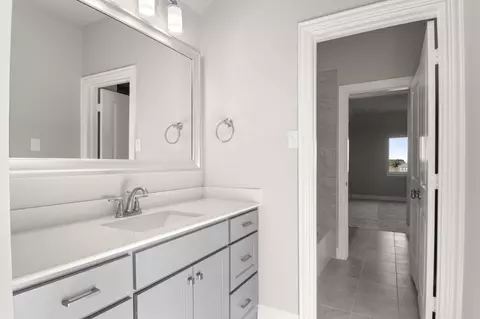 Bath - 11413 Stapleton Ave, Lorena, TX 76655 photo 3 of 5