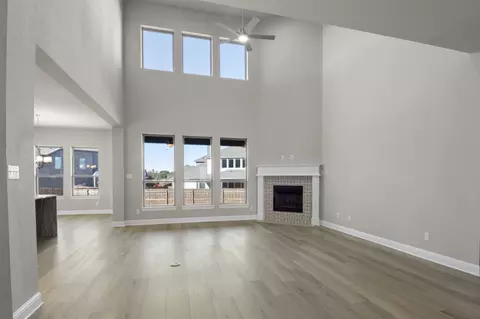 Living - 11413 Stapleton Ave, Lorena, TX 76655 photo 3 of 5