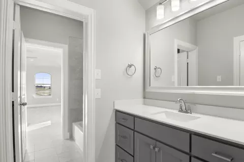Bath - 11413 Stapleton Ave, Lorena, TX 76655 photo 5 of 5