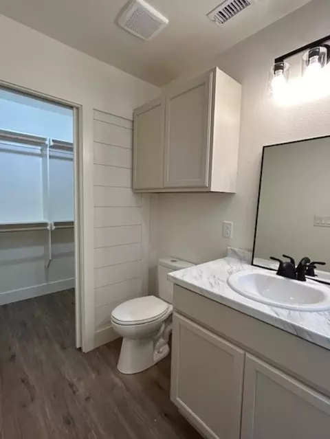 Bath - 211 E Cardinal, Ector, TX 75439 photo 1 of 3