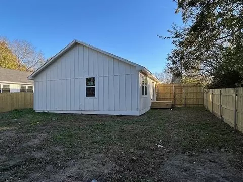 Exterior - 211 E Cardinal, Ector, TX 75439 photo 4 of 5