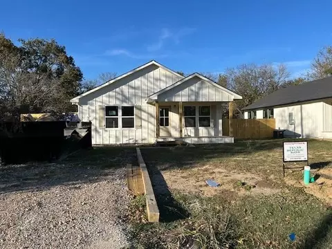 Exterior - 211 E Cardinal, Ector, TX 75439 photo 2 of 5