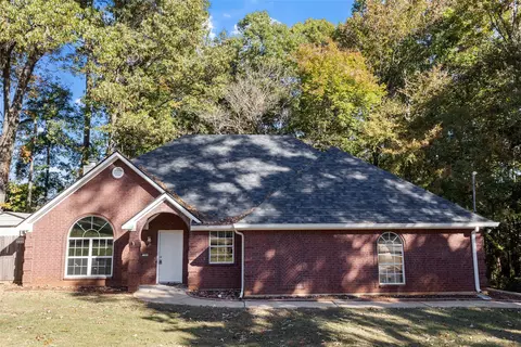 1303 Blueridge Pkwy, Longview, TX 75605