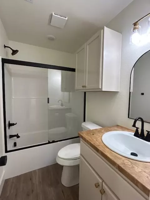 Bath - 213 E Cardinal, Ector, TX 75439 photo 2 of 4