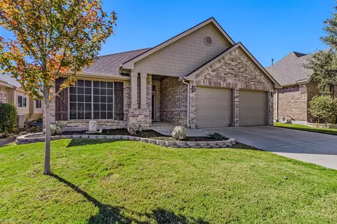 325 Hawthorn Dr, Rockwall, TX 75087