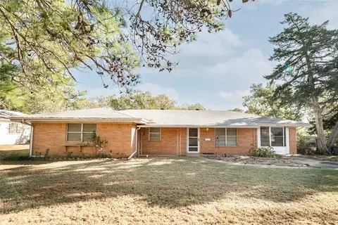 205 Bonham St, Nocona, TX 76255