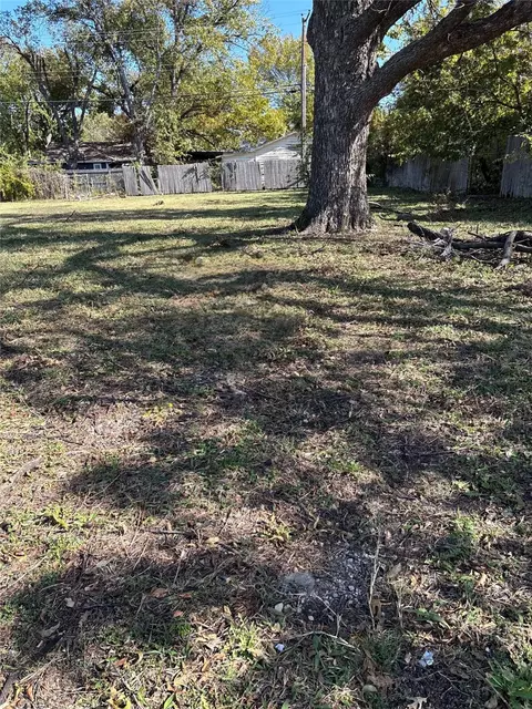 2841 8th Ave, Fort Worth, TX 76110