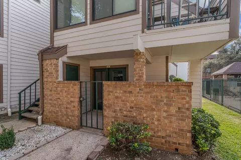 2310 Bamboo Dr #J106, Arlington, TX 76006