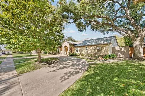 Exterior - 1322 Apache Dr, Richardson, TX 75080 photo 5 of 5