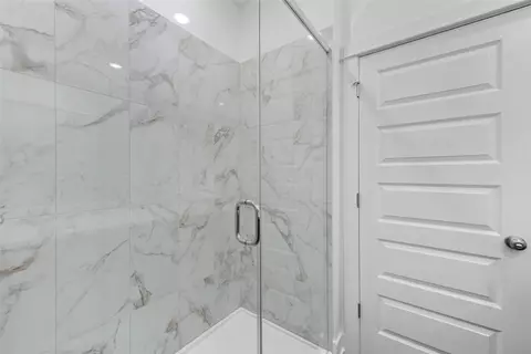 Bath - 11421 Patera St, Lorena, TX 76655 photo 2 of 3