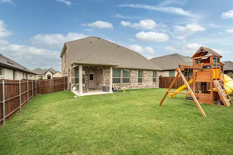 Exterior - 2013 Windsor Dr, Argyle, TX 76226 photo 3 of 5
