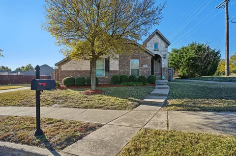 500 Nightinggale Ln, Red Oak, TX 75154
