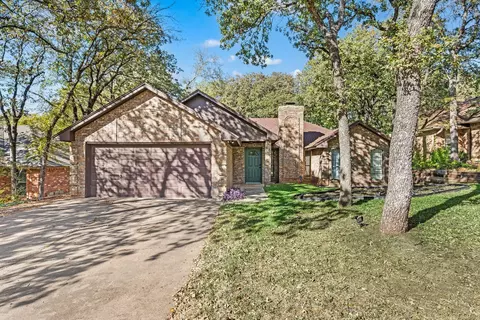6737 Inwood Dr, North Richland Hills, TX 76182