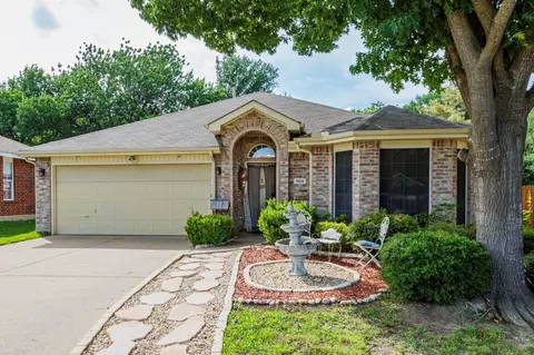 905 Mill Spring Dr, Garland, TX 75040