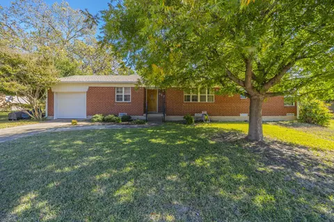 327 S 4th St, Wylie, TX 75098