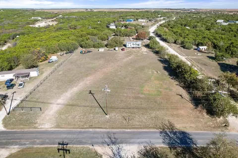 9300 Hilltop Dr, Cleburne, TX 76033