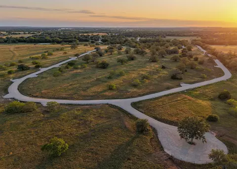 316 Main Loop Loop, Waelder, TX 78959