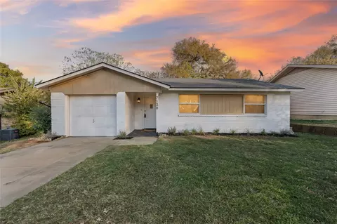 7120 Payte Ln, North Richland Hills, TX 76182