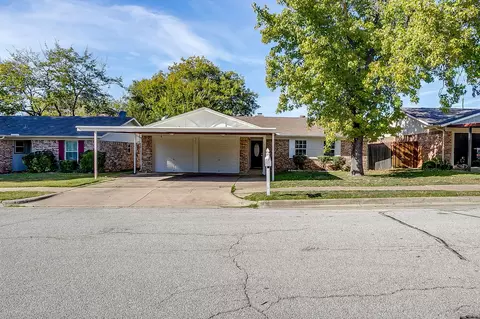 6217 Sunnybrook Dr, Watauga, TX 76148