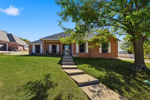 407 Valley View Ln, Krum, TX 76249