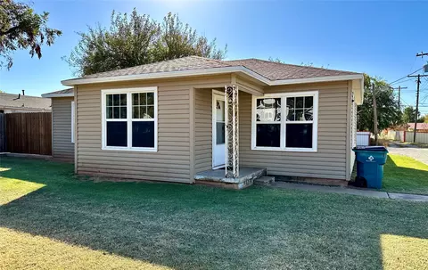 703 W Nevada St, Seymour, TX 76380