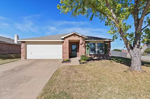 931 Dunkirk Ln, Arlington, TX 76017